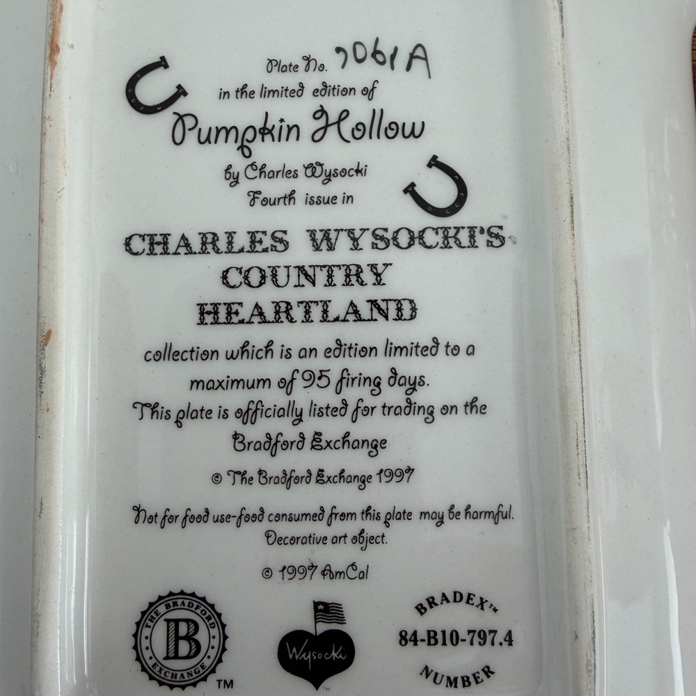Charles Wysocki Collector Plate “Pumpkin Hollow” - Picture 3 of 6